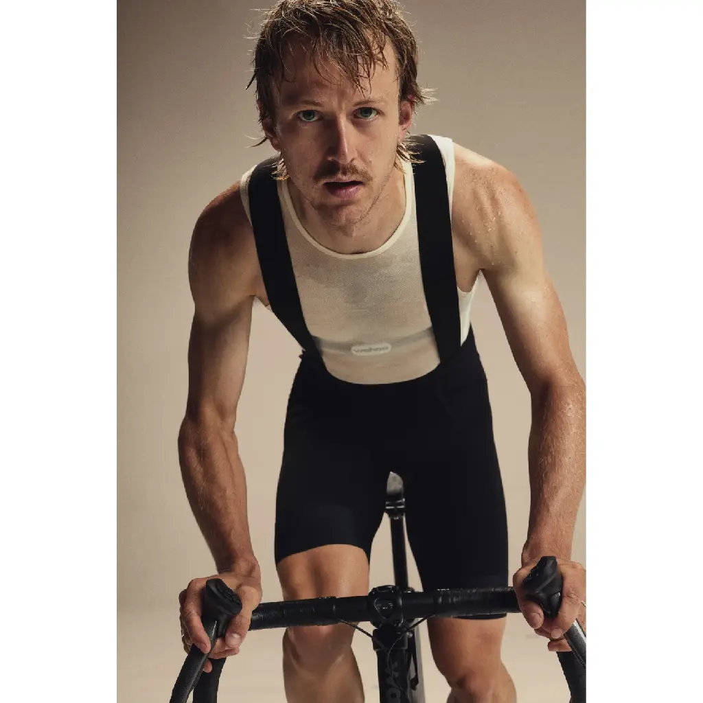 wahoo-kickr-bike-pro-indoor-bike-21-1935053.webp