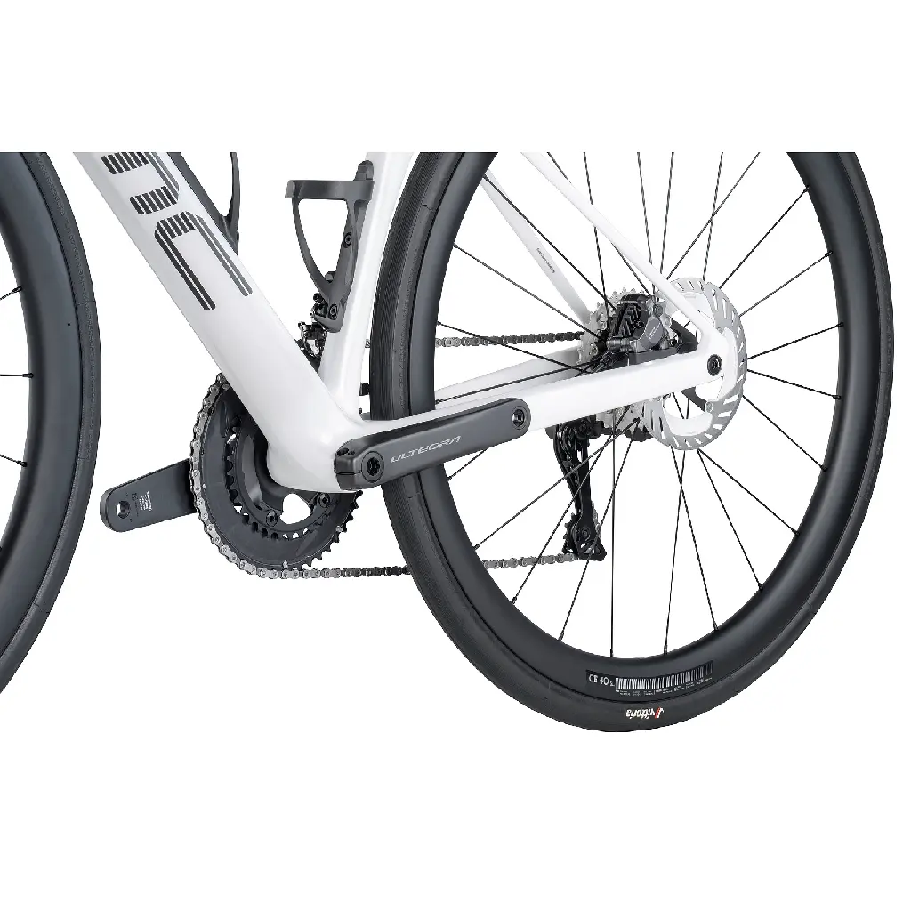 roadmachine-01-four-metallic-white-6-1872759.webp