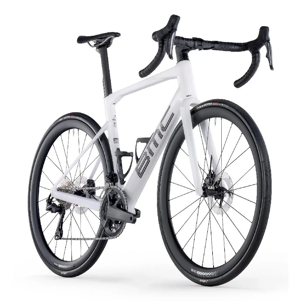 roadmachine-01-four-metallic-white-2-1872755.webp