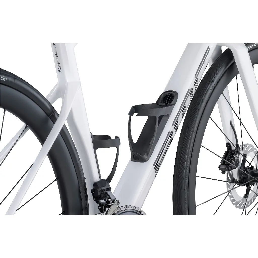 roadmachine-01-four-metallic-white-5-1872758.webp