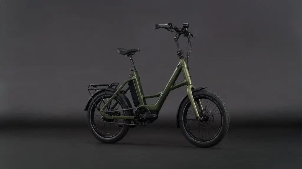 118210-cube-compact-hybrid-comfort-545-green-02-1953526.webp
