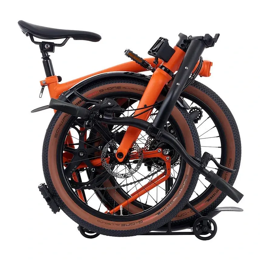 g-line-large-adventure-orange-4-2036693.webp